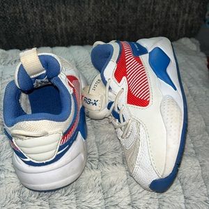 Unisex size 8 puma running shoes